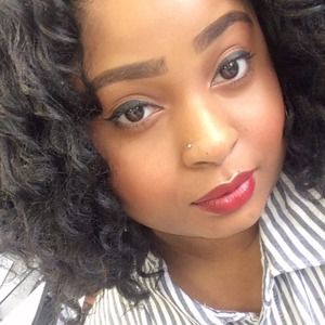 Meet your Posher, Mia